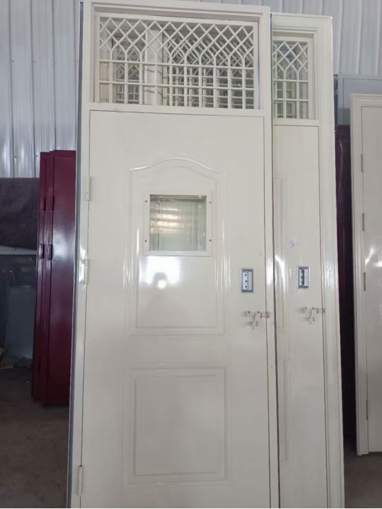 湟源学校教室门