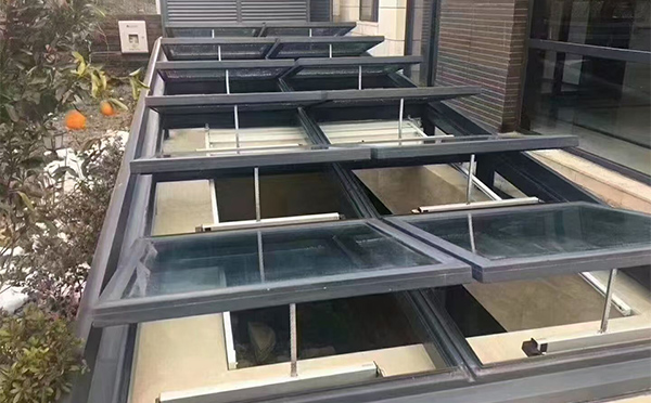 某轨道交通车辆维修车间湟源排烟窗应用