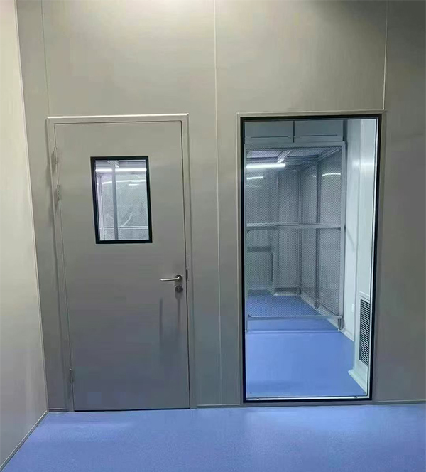 学校教学楼完成湟源防火门标准化安装